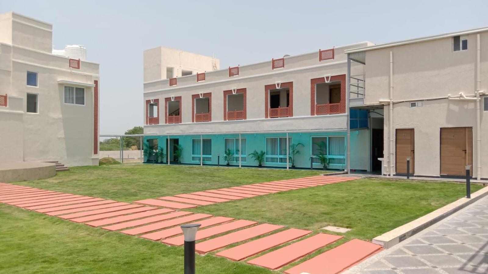 Hotel Brindavan Inn Shamirpet Exterior photo